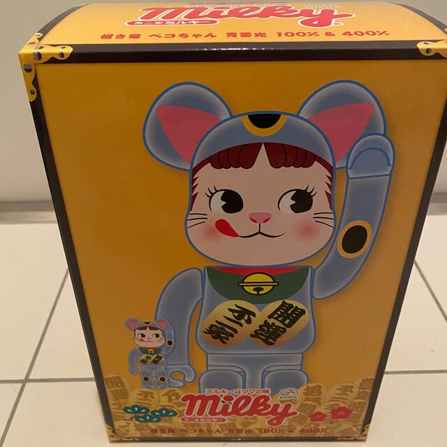 BE@RBRICK 招き猫 ペコちゃん 青蓄光 100％ ＆ 400％