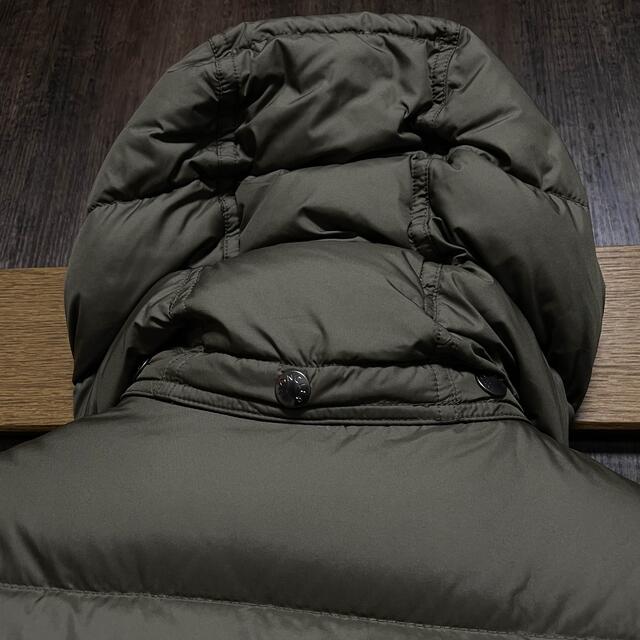 MONCLER(モンクレール)の美品モンクレール　ダウンジャケット　カーキ レディースのジャケット/アウター(ダウンジャケット)の商品写真