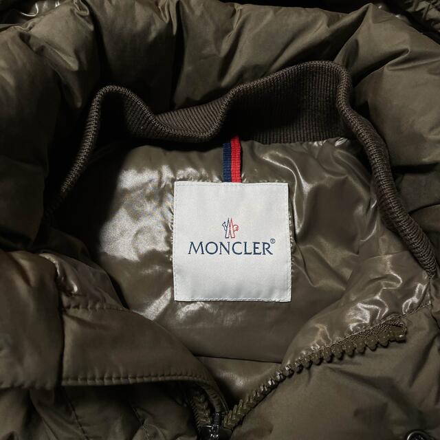 MONCLER(モンクレール)の美品モンクレール　ダウンジャケット　カーキ レディースのジャケット/アウター(ダウンジャケット)の商品写真