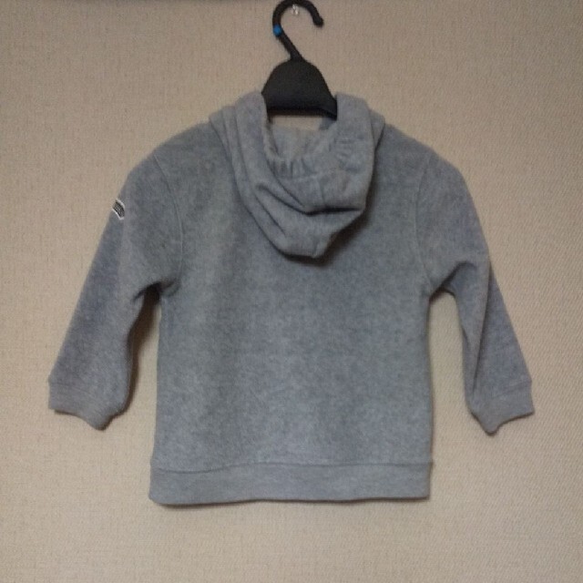 babyGAP(ベビーギャップ)のGAPフリースパーカーsize３years(100) キッズ/ベビー/マタニティのキッズ服男の子用(90cm~)(Tシャツ/カットソー)の商品写真