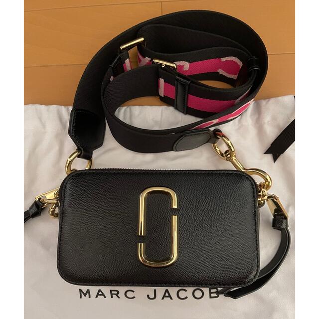 MARC BY MARC JACOBS(マークバイマークジェイコブス)のMARC JACOBS スナップショット レディースのバッグ(ショルダーバッグ)の商品写真