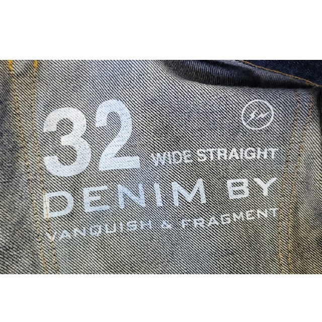 VANQUISH(ヴァンキッシュ)のDENIM BY VANQUISH Size 32 WIDE STRAIGHT メンズのパンツ(デニム/ジーンズ)の商品写真