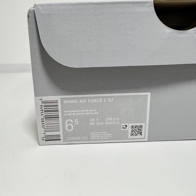 NIKE(ナイキ)の【入手困難】NIKE WMNS エアフォース1'07 白 DD8959-100 レディースの靴/シューズ(スニーカー)の商品写真