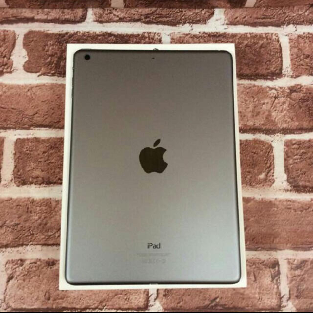 iPad(アイパッド)のiPad Air wifiモデル　16GB スマホ/家電/カメラのPC/タブレット(タブレット)の商品写真