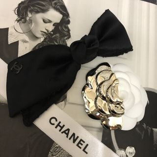 シャネル(CHANEL)のCHANEL🖤希少❤️CCマーク🖤メティエダール❤️おリボンブローチ❤️(ブローチ/コサージュ)