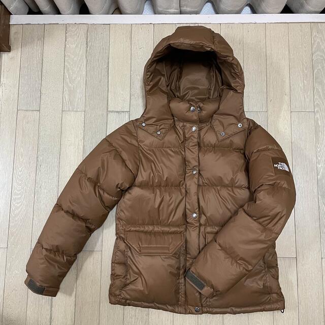 THE NORTH FACE(ザノースフェイス)の美品　ノースフェイス　キャンプシェラショート　レディースM ダウンジャケット レディースのジャケット/アウター(ダウンジャケット)の商品写真