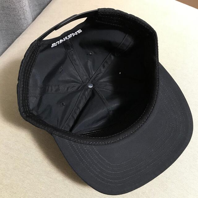 Supreme(シュプリーム)の込★Supreme/KAWS Chalk Logo5-Panelキャップ★黒 メンズの帽子(キャップ)の商品写真