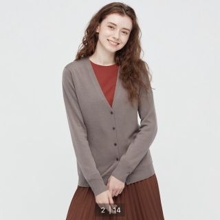 ユニクロ(UNIQLO)のユニクロ　エクストラファインメリノVネックカーディガン(カーディガン)