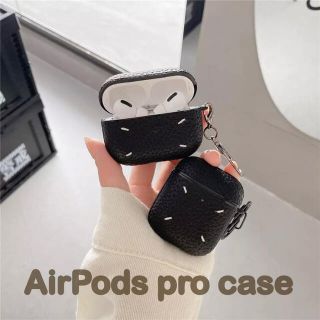 n 【匿名配送】AirPods pro  レザー刺繍ケース(ヘッドフォン/イヤフォン)