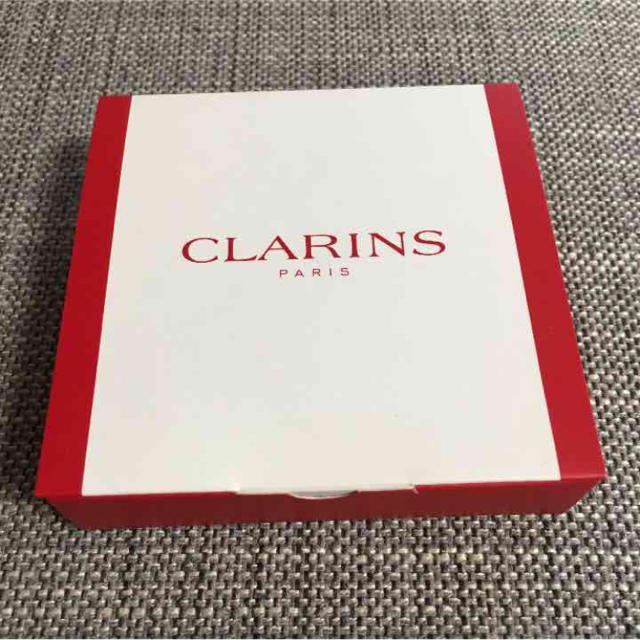 CLARINS(クラランス)のクラランストリートメントオイル未開封 コスメ/美容のボディケア(ボディオイル)の商品写真