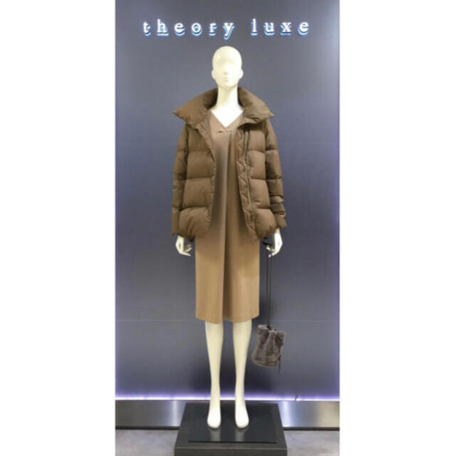 Theory luxe 19aw ショート丈ダウンコート 2