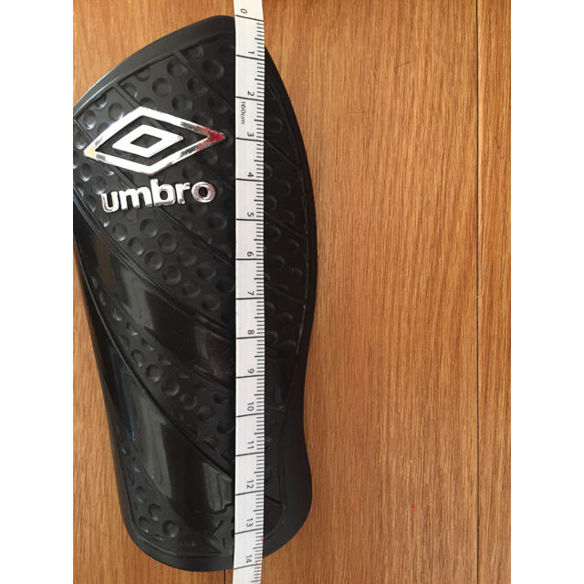 UMBRO(アンブロ)のサッカー レガース スポーツ/アウトドアのサッカー/フットサル(その他)の商品写真