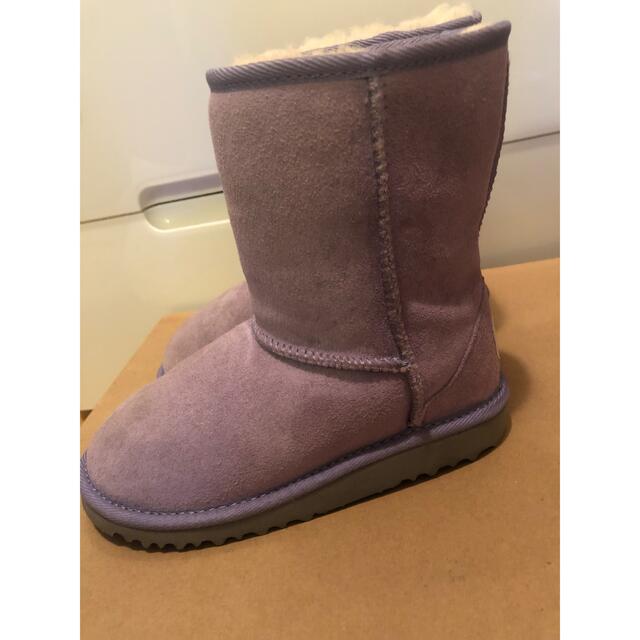 UGG(アグ)のUGG キッズ　18cm キッズ/ベビー/マタニティのキッズ靴/シューズ(15cm~)(ブーツ)の商品写真