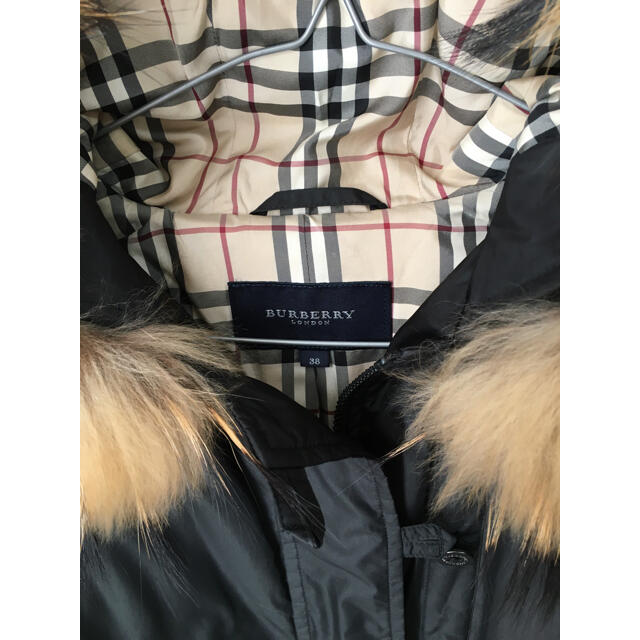 BURBERRY(バーバリー)のBURBERRY LONDON リアルファー　ノバチェック　ダウンコート レディースのジャケット/アウター(ダウンジャケット)の商品写真