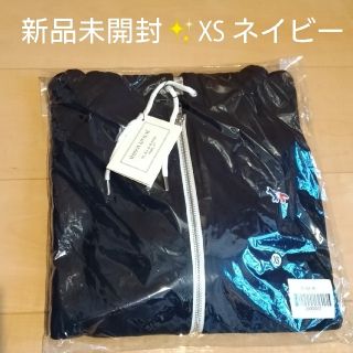 メゾンキツネ(MAISON KITSUNE')の新品未開封✨メゾンキツネ　パーカー　ネイビー(パーカー)