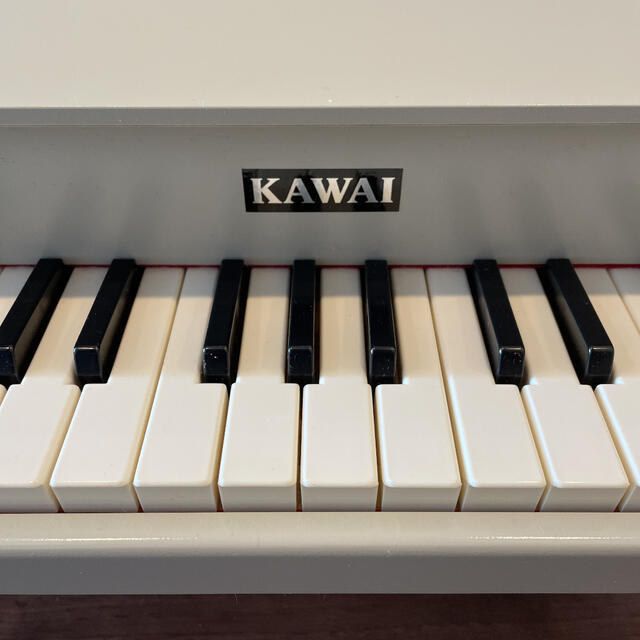 カワイ ミニピアノ P-32 アイボリー【ねずちゃんさんさま専用】 キッズ/ベビー/マタニティのおもちゃ(楽器のおもちゃ)の商品写真