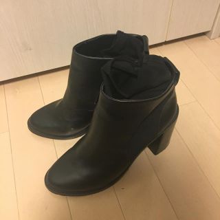 ザラ(ZARA)のZARAショートブーツ黒(ブーツ)