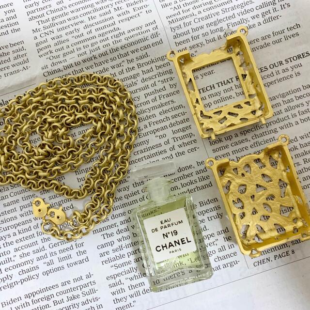 CHANEL(シャネル)の美品！ヴィンテージ シャネル パヒュームNo19 香水付 ロング ネックレス レディースのアクセサリー(ネックレス)の商品写真