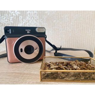 フジフイルム(富士フイルム)のinstaxチェキカメラ　ピンク(フィルムカメラ)