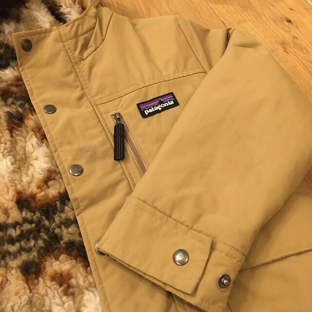 patagonia(パタゴニア)のPatagonia boys(5-6) ジャケット薄いシミ有り キッズ/ベビー/マタニティのキッズ服男の子用(90cm~)(コート)の商品写真