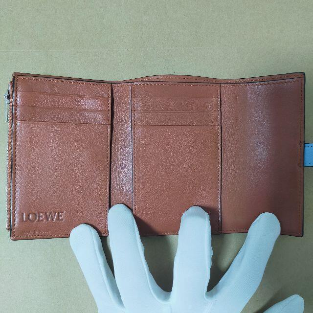 LOEWE(ロエベ)の【返品可能】 ロエベ LOEWE スモール カーフ 折り財布 男女兼用 押し跡 レディースのファッション小物(財布)の商品写真