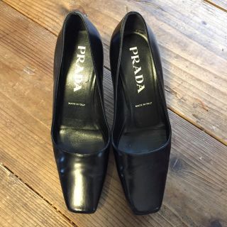 プラダ(PRADA)の【未使用品】プラダ 黒パンプス 34.5(ハイヒール/パンプス)