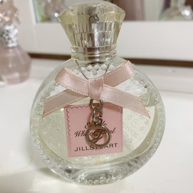 JILLSTUART(ジルスチュアート)のジルスチュアート　香水　ホワイトフローラル コスメ/美容の香水(香水(女性用))の商品写真