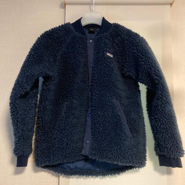 patagonia(パタゴニア)の美品 Patagnia レトロXボマージャケット＋UGGブーツ キッズ/ベビー/マタニティのキッズ服女の子用(90cm~)(ジャケット/上着)の商品写真