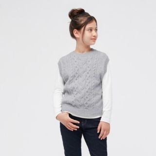 ユニクロ(UNIQLO)のユニクロ キッズ ケーブルクルーネックベスト グレー 160(ニット)