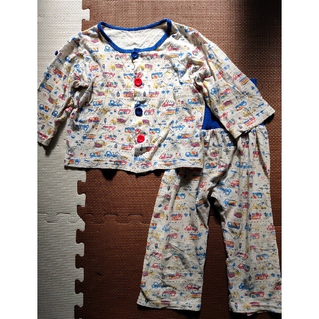 子供用 パジャマ キッズ/ベビー/マタニティのキッズ服男の子用(90cm~)(パジャマ)の商品写真