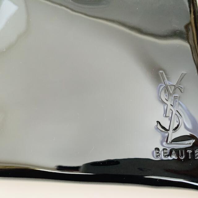 Yves Saint Laurent Beaute(イヴサンローランボーテ)のイブサンローランポーチ　(YSL) レディースのファッション小物(ポーチ)の商品写真