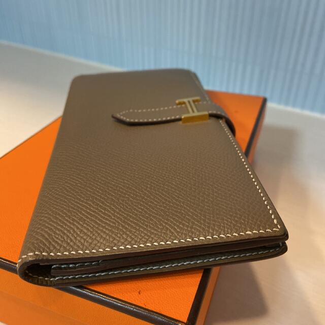 Hermes(エルメス)のエルメス　ベアンスフレ　エトゥープ　ゴールド金具　2つ折り長財布　HERMES レディースのファッション小物(財布)の商品写真