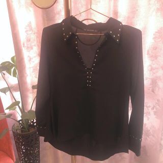 ザラ(ZARA)のZARA♡スタッズ付シフォンブラウス シフォンシャツ 黒 (シャツ/ブラウス(長袖/七分))