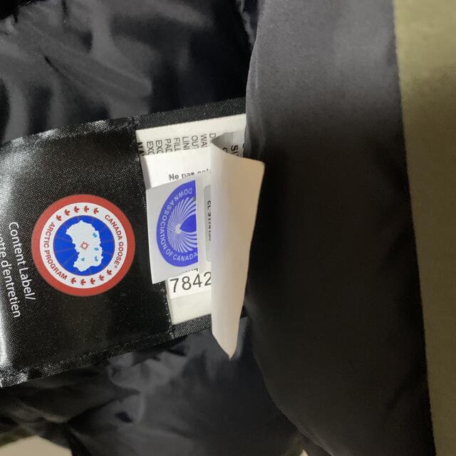 CANADA GOOSE(カナダグース)の最終値下げ　カナダグース　ヴィクトリア　Sサイズ レディースのジャケット/アウター(ダウンジャケット)の商品写真