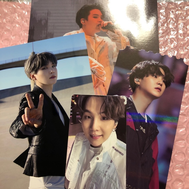 bts mos one dvd トレカ　suga  ユンギ エンタメ/ホビーのタレントグッズ(アイドルグッズ)の商品写真