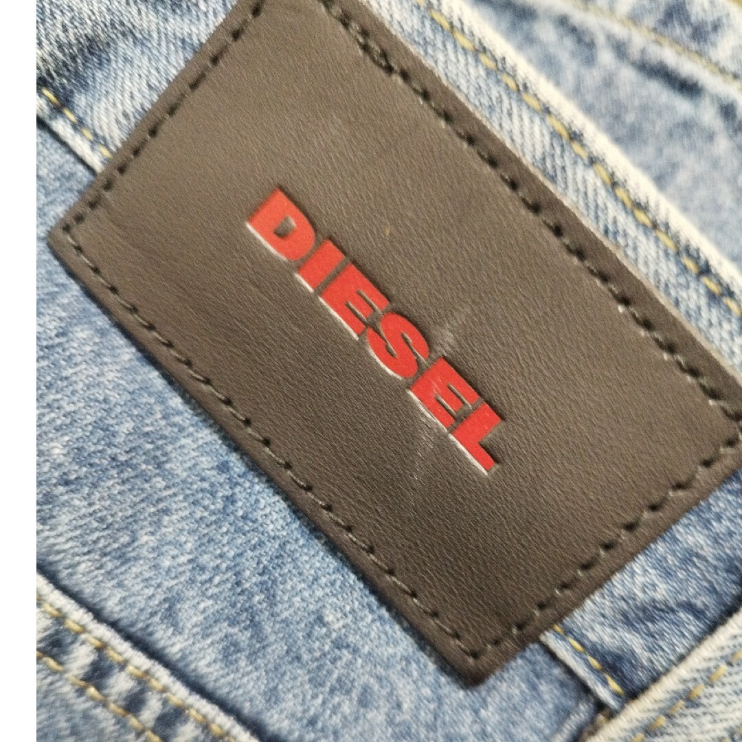 DIESEL(ディーゼル)のDIESEL ダメージジーンズ　ウエスト測定写真追加 レディースのパンツ(デニム/ジーンズ)の商品写真