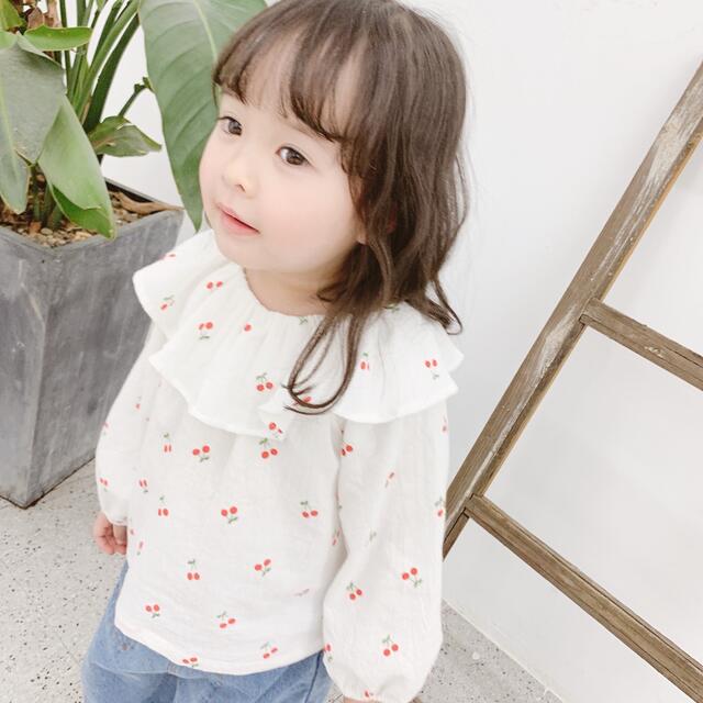 新品 韓国トップス 長袖 さくらんぼ 女の子 子供 キッズ かわいい 白 キッズ/ベビー/マタニティのキッズ服女の子用(90cm~)(ワンピース)の商品写真