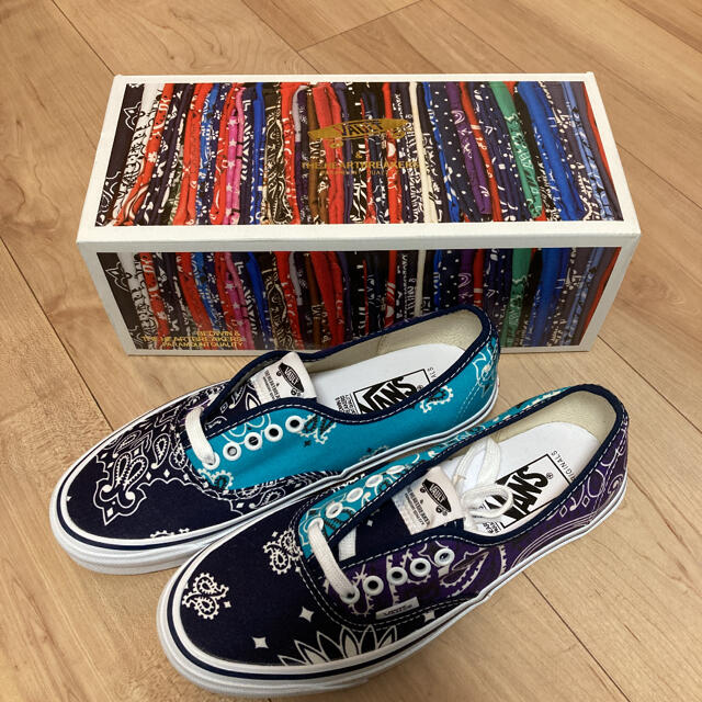 VANS(ヴァンズ)の1385様専用　vans bedwin コラボ　authentic 25.5cm メンズの靴/シューズ(スニーカー)の商品写真