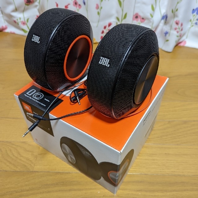 JBL Pebbles スピーカー スマホ/家電/カメラのオーディオ機器(スピーカー)の商品写真