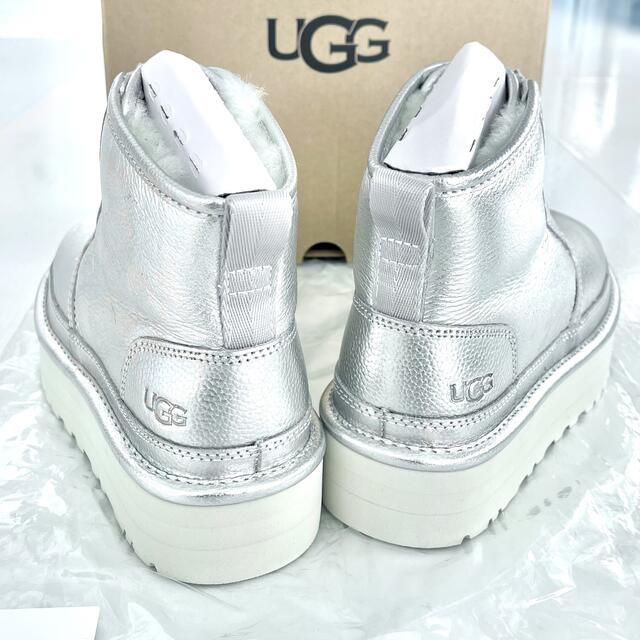 UGG(アグ)の新品 UGG NEUMEL PLATFORM ZIP ボアブーツ 23 シルバー レディースの靴/シューズ(ブーティ)の商品写真