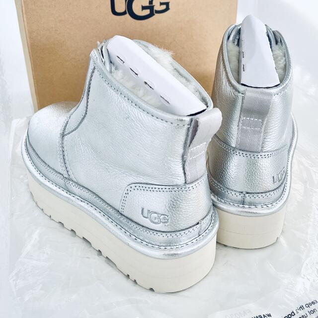 UGG(アグ)の新品 UGG NEUMEL PLATFORM ZIP ボアブーツ 23 シルバー レディースの靴/シューズ(ブーティ)の商品写真