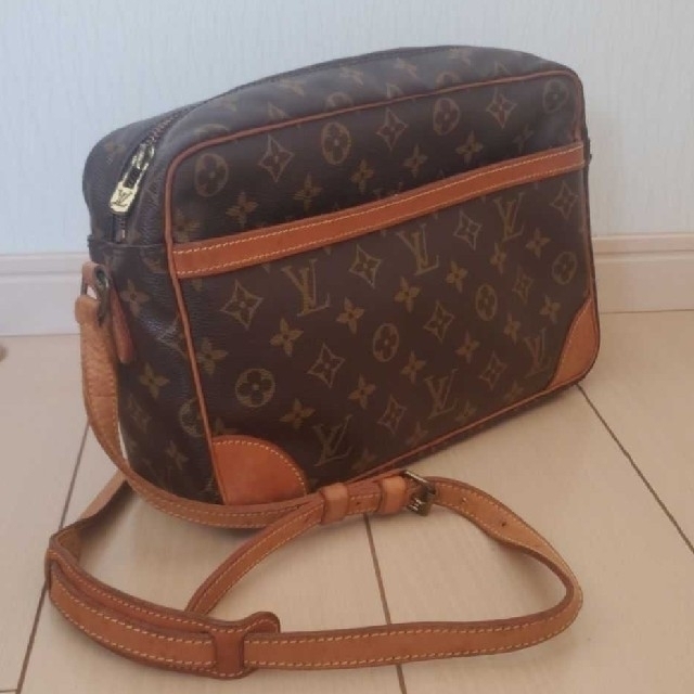 LOUIS VUITTON(ルイヴィトン)のルイヴィトン　トロカデロ レディースのバッグ(ショルダーバッグ)の商品写真