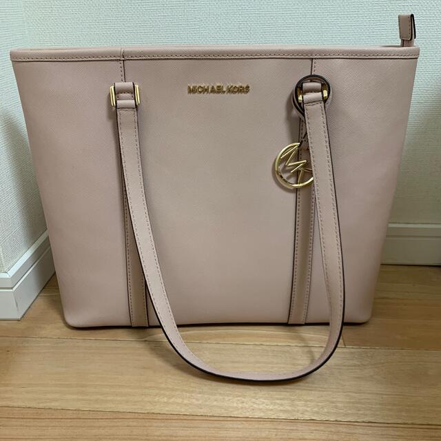 Michael Kors(マイケルコース)の☆タイムセール☆マイケルコース トートバッグ 大容量 美品 レディースのバッグ(トートバッグ)の商品写真