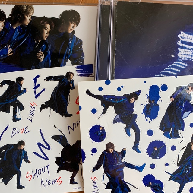 Johnny's(ジャニーズ)のNEWS BLUE 初回A・通常セット(先着購入特典ステッカー付き) エンタメ/ホビーのCD(ポップス/ロック(邦楽))の商品写真