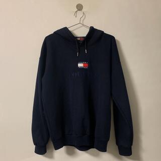 トミーヒルフィガー(TOMMY HILFIGER)のTommy HILFIGER トミーヒルフィガー　プルオーバーフーディ　刺繍ロゴ(パーカー)