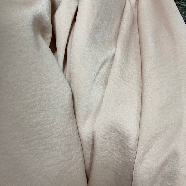 GU(ジーユー)の【美品】GU サテンスカート　ピンク　XLサイズ レディースのスカート(ロングスカート)の商品写真