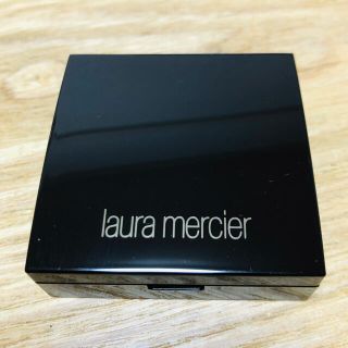 ローラメルシエ(laura mercier)のローラメルシエ　シークレットブラーリングパウダー　フォーアンダーアイズ(フェイスパウダー)