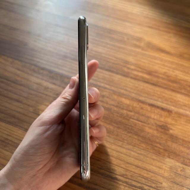 iPhone(アイフォーン)のiPhone Xs Silver 64GB SIMフリー スマホ/家電/カメラのスマートフォン/携帯電話(スマートフォン本体)の商品写真