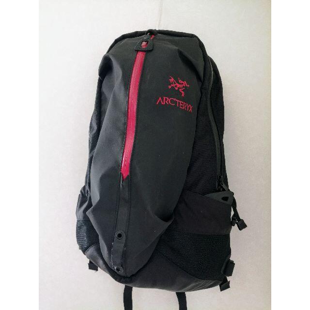 ARC'TERYX(アークテリクス)のARC'TERYX(アークテリクス) Arro 22 Backpack red メンズのバッグ(バッグパック/リュック)の商品写真