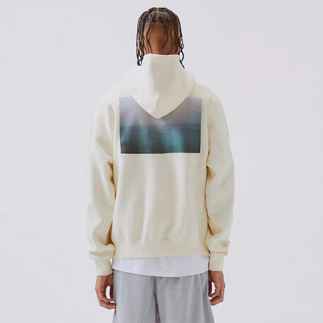 FEAR OF GOD(フィアオブゴッド)のFOG ESSENTIALS PHOTO HOODIE / フーディー メンズのトップス(パーカー)の商品写真